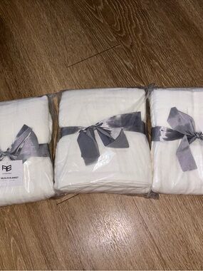 Annboxed Baby Muslin Blanket Lot 27 White 47x47 Bundle of 3 New Sealed